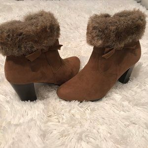 DANA BUCHMAN Faux Fur Fashion Ankle Boots Size 6,5